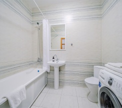 Улучшенная квартира ул. 8 Марта 190 с отдельной спальней в Rooms-Eкб