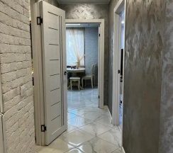 Двухместные апартаменты с балконом в Квартира на Новоказанской