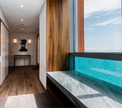 Номер категории «Люкс» с большой кроватью (King size) в Hilton Garden Inn Volgograd
