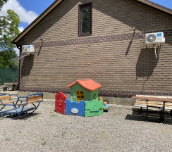 Апартаменты улучшенные с кухней и балконом в Между гор