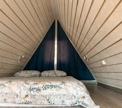 Треугольный афрейм для 2-8 человек в Klever house
