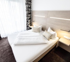 Полулюкс с балконом в Hotel Demas City