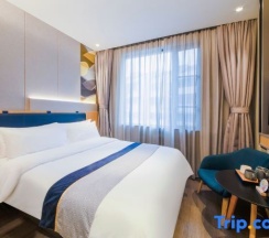 Двухместный номер Standard двуспальная кровать в Motel168 Shanghai Qi Bao Inn