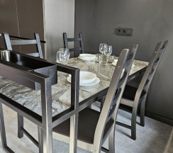 2-комнатные апартаменты люкс 304Б, улица Карла Маркса, Север, Октябрьский район, городской округ Ижевск, Удмуртия, Приволжский федеральный округ, 426001, Россия с 1 двуспальной кроватью в Хорошие Квартиры на улице Карла Маркса 304Б