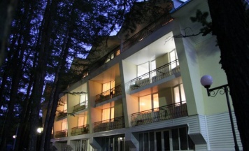 Двухместный номер Economy с балконом и рядом с пляжем 2 отдельные кровати в Ургун