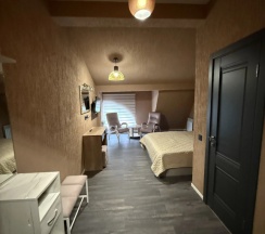 Двухместный номер Standard с красивым видом из окна двуспальная кровать в Уютное место