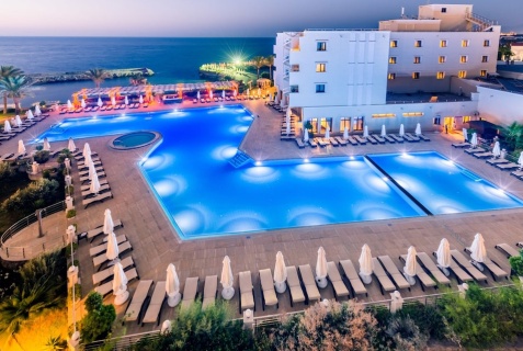 Кирения: Отель Vuni Palace Hotel