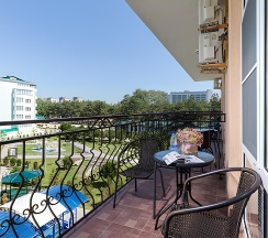 4-местная комната стандарт в Miracle&N