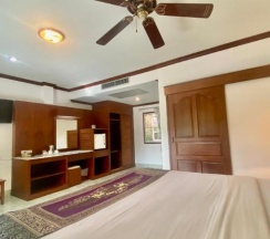 Двухместный номер Deluxe Pool Wing двуспальная кровать в Patong Palace Hotel