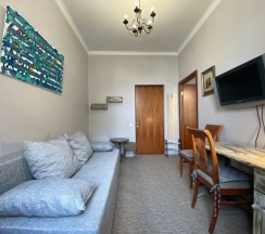 Гостевая комната с гостиной. в На Невском