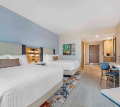 Четырёхместный номер Standard в Cambria Hotel Austin Downtown