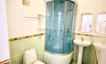 Полулюкс с видом на бассейн в Sandal`House