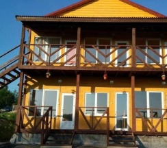 Комната с 1 двуспальной и 1 двухъярусной кроватью в Villa Natella