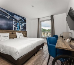 Двухместный номер Comfort 2 отдельные кровати в Velotel Brugge
