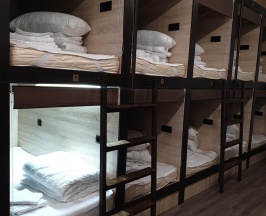 Кровать в 6-местном общем номере (без окна) в Dream hostel