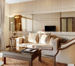 Люкс Grand с балконом в Grand Asoke Suites Boutique Residence
