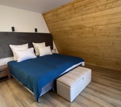 Дом-треугольник в Katadze Glamp