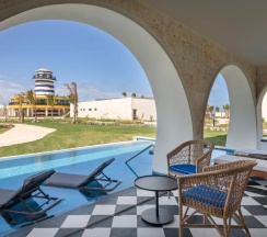 Двухместный Master Suite Privilege Swim Up двуспальная кровать в Ocean El Faro Resort - All Inclusive
