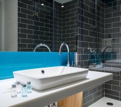Двухместный номер для некурящих Standard 2 отдельные кровати в Holiday Inn Express Almaty