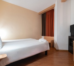 Двухместный номер Premium с видом на город двуспальная кровать в Отель Ibis Астана