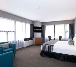 Двухместный номер Standard двуспальная кровать в Sandman Signature Calgary Downtown Hotel