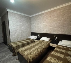 Трёхместный номер Standard с балконом и с видом на горы в Premier Azau