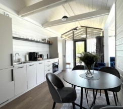 2-комнатный коттедж премиум в TwoHouseRiver