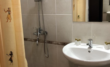 Номер стандарт с двуспальной кроватью и душем 25м2 в Сова