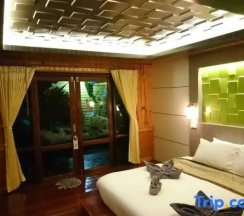 Бунгало с балконом и с видом на сад в Ricci House Resort