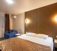 Четырехместный бюджет в Golden Kids