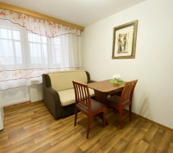 Апартаменты Comfort с балконом в Квартира с модными кроликами и большой площадью в Орбите