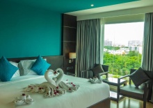 Номер Grand Premium с балконом и с видом на город в Unique Regency Pattaya