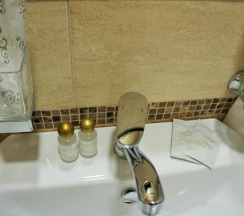 Трехместный номер с кроватью размера "king-size" в B&B hotel