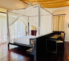Вилла рядом с пляжем в Amatapura Beach Villa 12
