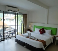 Двухместный номер Deluxe (2 отдельные кровати) в Armoni Patong Beach Hotel