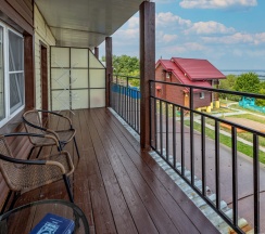 Четырёхместный люкс рядом с пляжем в Ласточкин дом