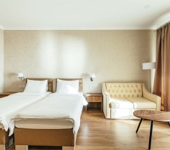 Апартаменты двухкомнатные с балконом морская сторона. Корпус 2 в Amza Парк