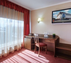 Номер полулюкс с 1 двуспальной кроватью в Azimut Отель Ставрополь