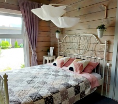 Дом с террасой в Manzerok house