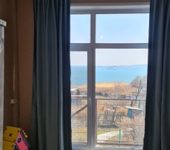 Вилла с балконом и с красивым видом из окна в Гостевой дом