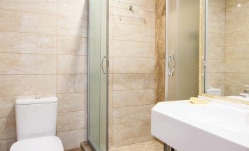 2-местный номер эконом комфорт с 1 двуспальной кроватью (с завтраком) в Nreef