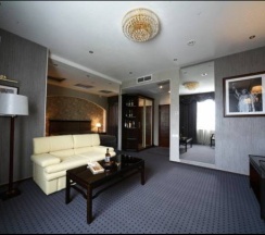 Двухместный люкс с балконом двуспальная кровать в Atlaza city residence