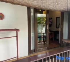 Двухместный номер Deluxe с балконом двуспальная кровать в Baan Huen Phen