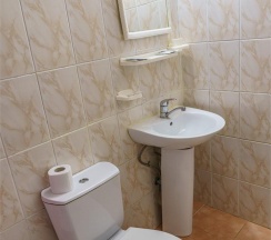 Номер стандарт с 1 односпальной и 1 двуспальной кроватью в Оптима