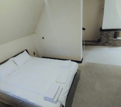 Апартаменты с 3 комнатами в Частный дом Хмелевского