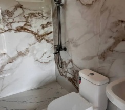 Двухместный номер Comfort с балконом и с видом на горы двуспальная кровать в Kolsay Room