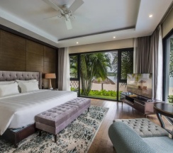 Вилла с 3 комнатами рядом с пляжем в Vinpearl Resort & Spa Nha Trang Bay
