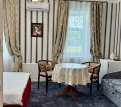 Люкс бордовый в Зеленая вилла