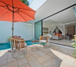 Двухместная вилла Deluxe с видом на бассейн двуспальная кровать в Tropicana Pool Villa