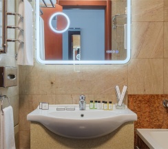 Оптима с двуспальной кроватью в Marins Grand Hotel Астрахань